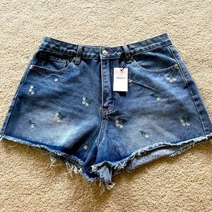 FOREVER 21 DAISY EMBROIDERED JEAN SHORTS SIZE 29